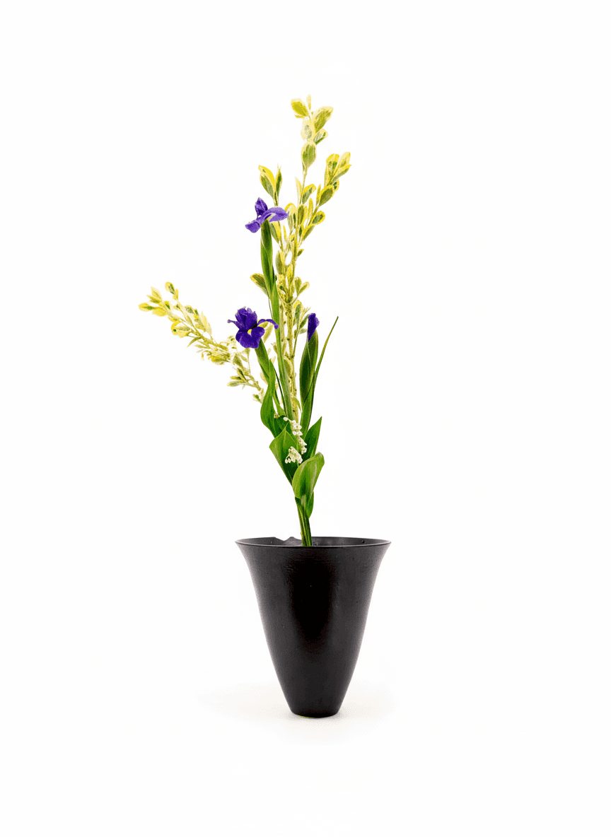Shoka Shofutai Sanshuike ikebana arrangement from 2025-05-03